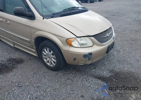 2001 Chrysler Town & Country Lxi z USA, uszkodzony, nr VIN 2C8GP54L61R249873